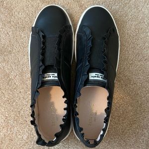 Kate Spade Women’s New York Lance Ruffle Sneakers. Size 8.5